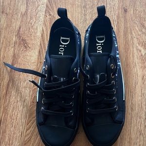 Unisex sneakers. Men 8. Woman 10